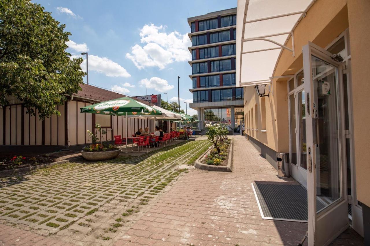 Népliget Hotel